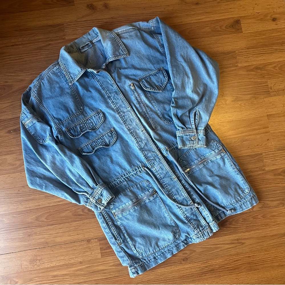Women’s Size 8 Long Denim Jacket Vintage Faded‎ Comfy
